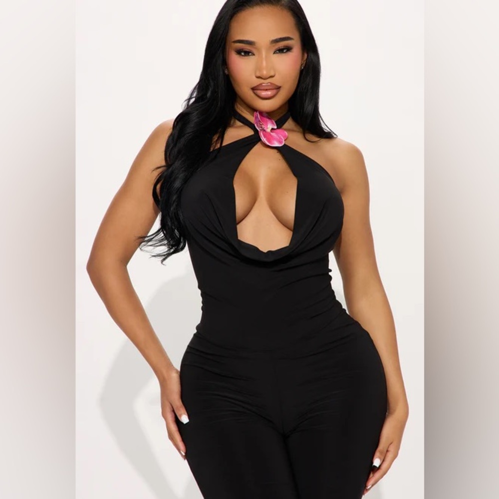 Gianna Black Halter Stacked Leg Jumpsuit NEW 🏷️ - Picture 3 of 3